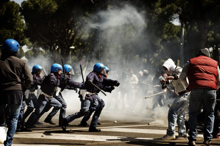 A Day Without Policemen: ใครเล่าจะควบคุมผู้คุมกฎ